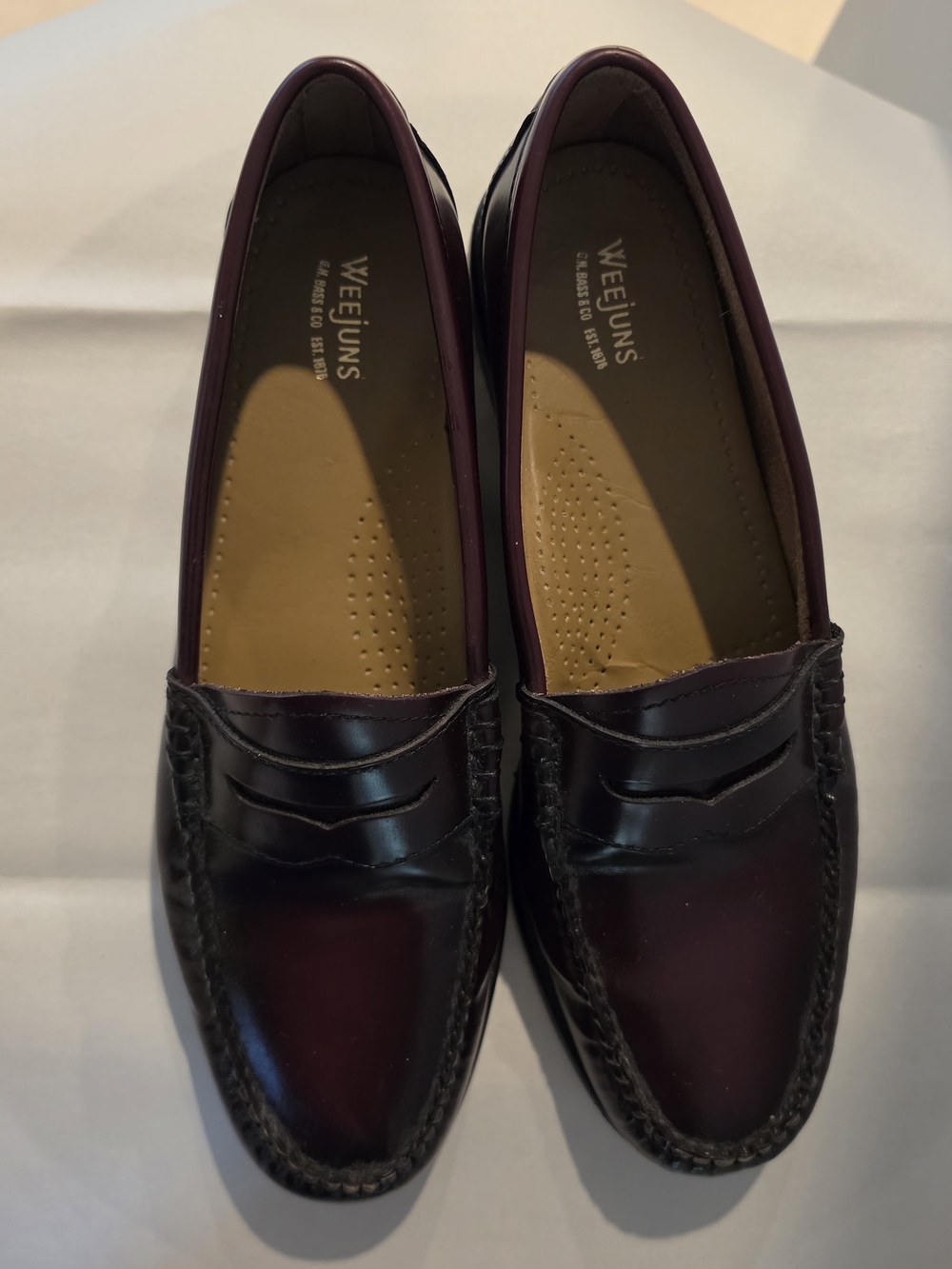 Weejuns Women’s Burgundy Penny Loafers - Smooth Leather Flats Size 9